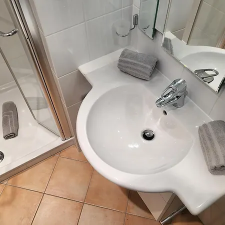 Fritz-wischer-strasse Koje & Kombuese *