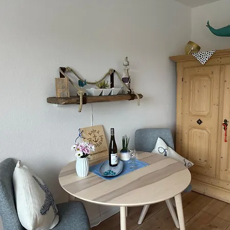 Fritz-wischer-strasse Koje & Kombuese *